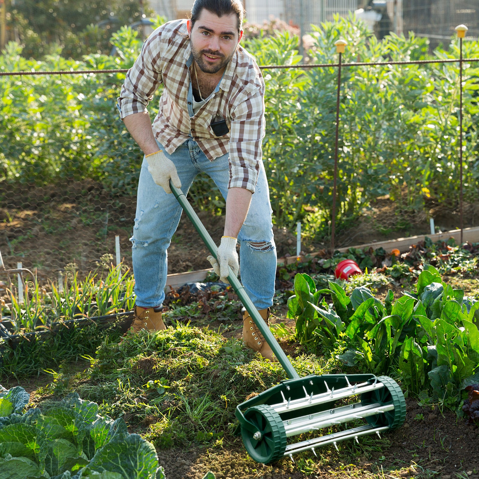 18 Inch Rolling Lawn Aerator, Splash-Proof Fender, Green Lawn Care Tools at Gallery Canada