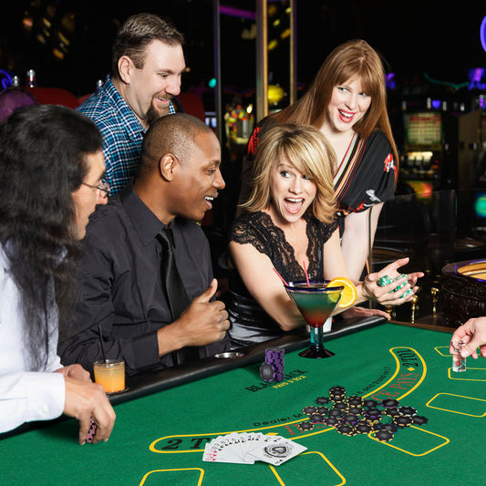 600-Piece Poker Chip Set, 14 Gram Claytec Chips, Carrying Case, Black Game Room Black at Gallery Canada