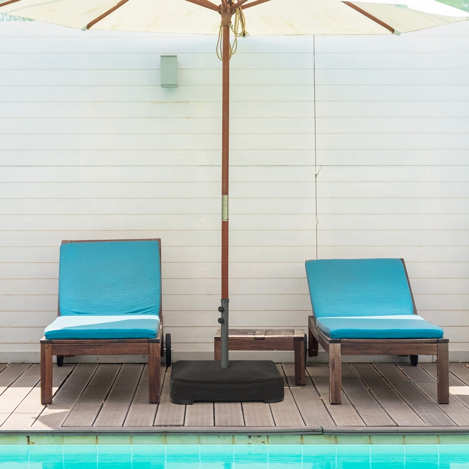 Fillable Umbrella Base With Sandbags And Cover, Black Outdoor Umbrella Bases at Gallery Canada