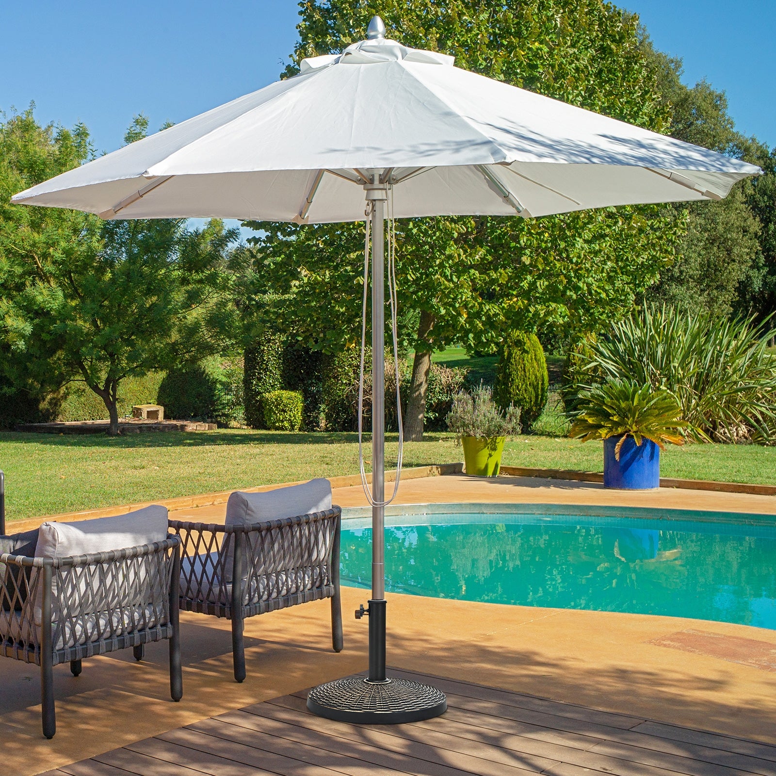 22Lbs Patio Resin Umbrella Base, Wicker Style, Bronze Outdoor Umbrella Bases at Gallery Canada