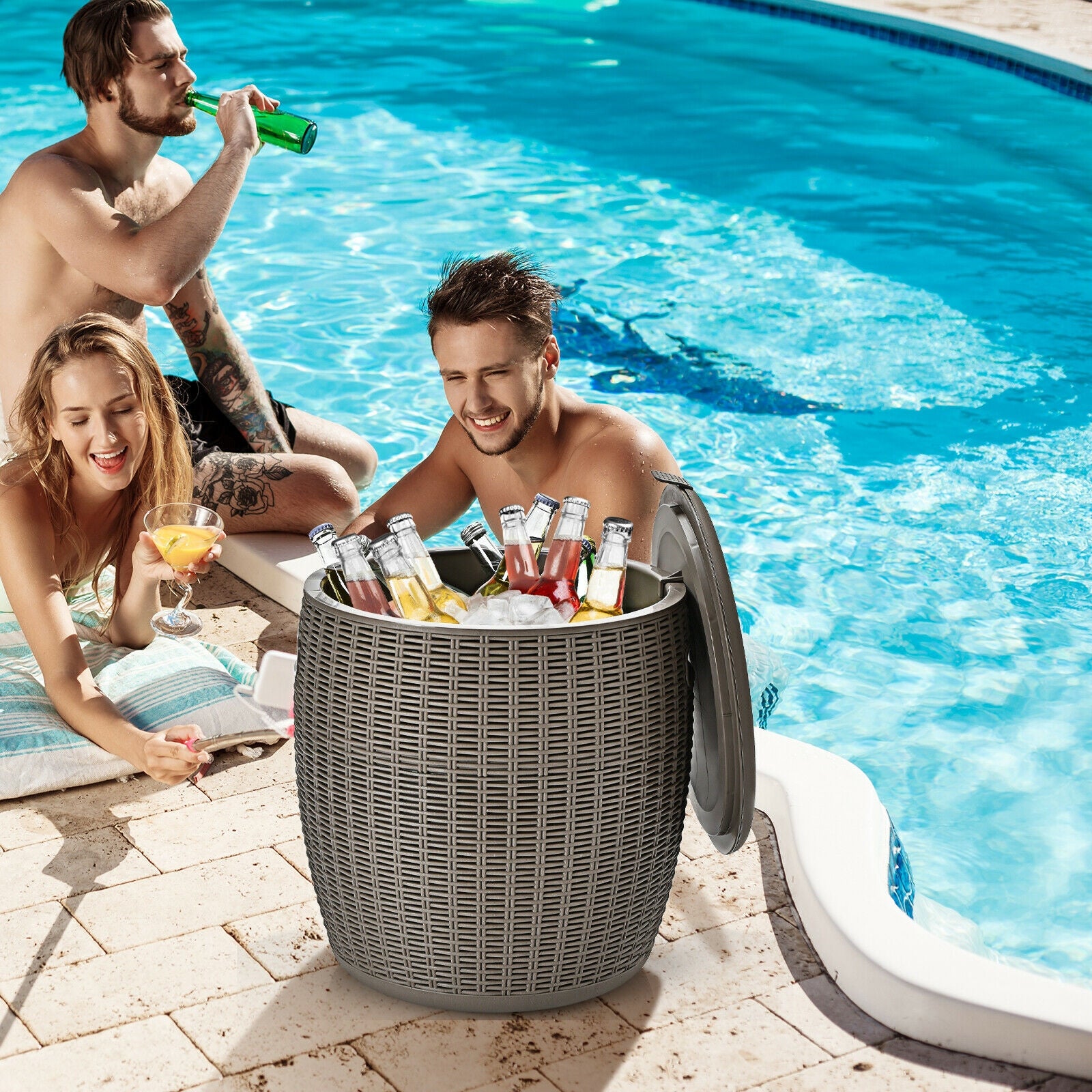 9.5 Gallon 4-in-1 Rattan Cocktail Table, Brown Coolers at Gallery Canada