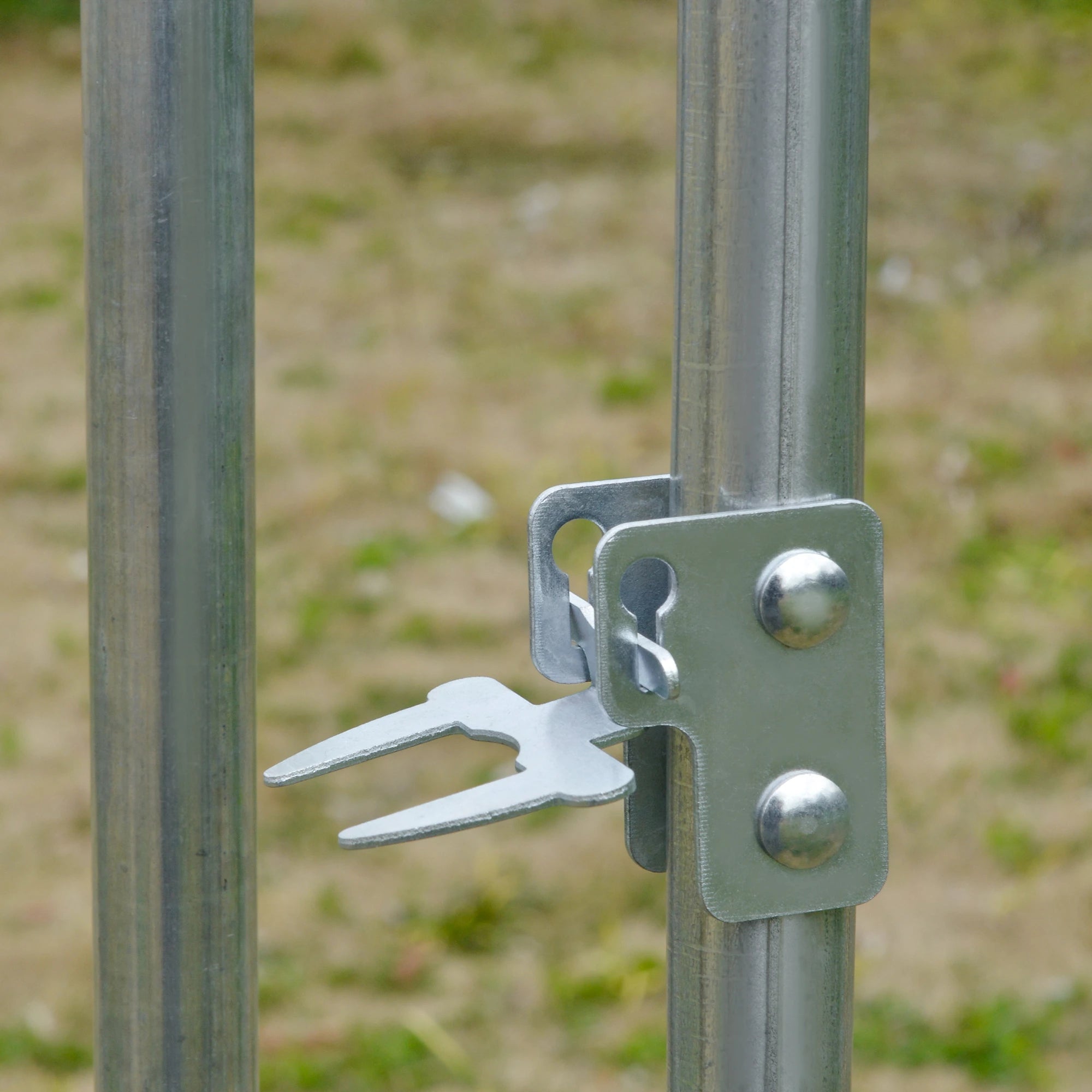 Large Metal Chicken Coop, Walk-in Enclosure, 9.2' x 6.2' x 6.5', Silver Chicken Coops at Gallery Canada
