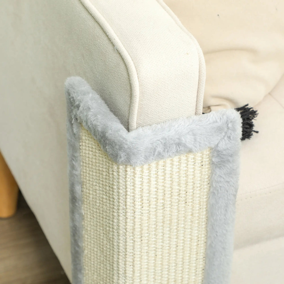 Cat Scratching Post for Indoor Kittens, 22"H, Sisal Pad, Stable Base Cat Posts at Gallery Canada