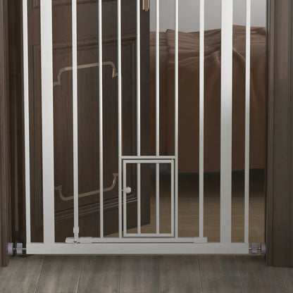41" Easy Open Indoor Dog Gate, White Houses, Kennels & Pens at Gallery Canada