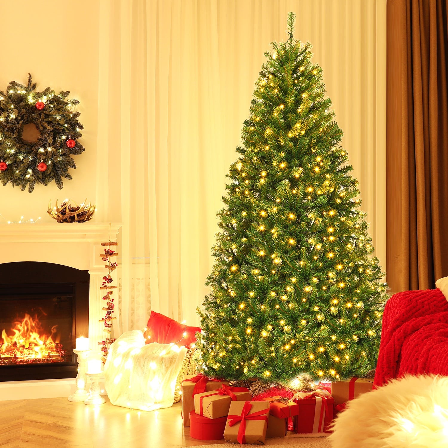 Artificial Hinged Christmas Tree, 6 ft, Green Christmas Tree at Gallery Canada