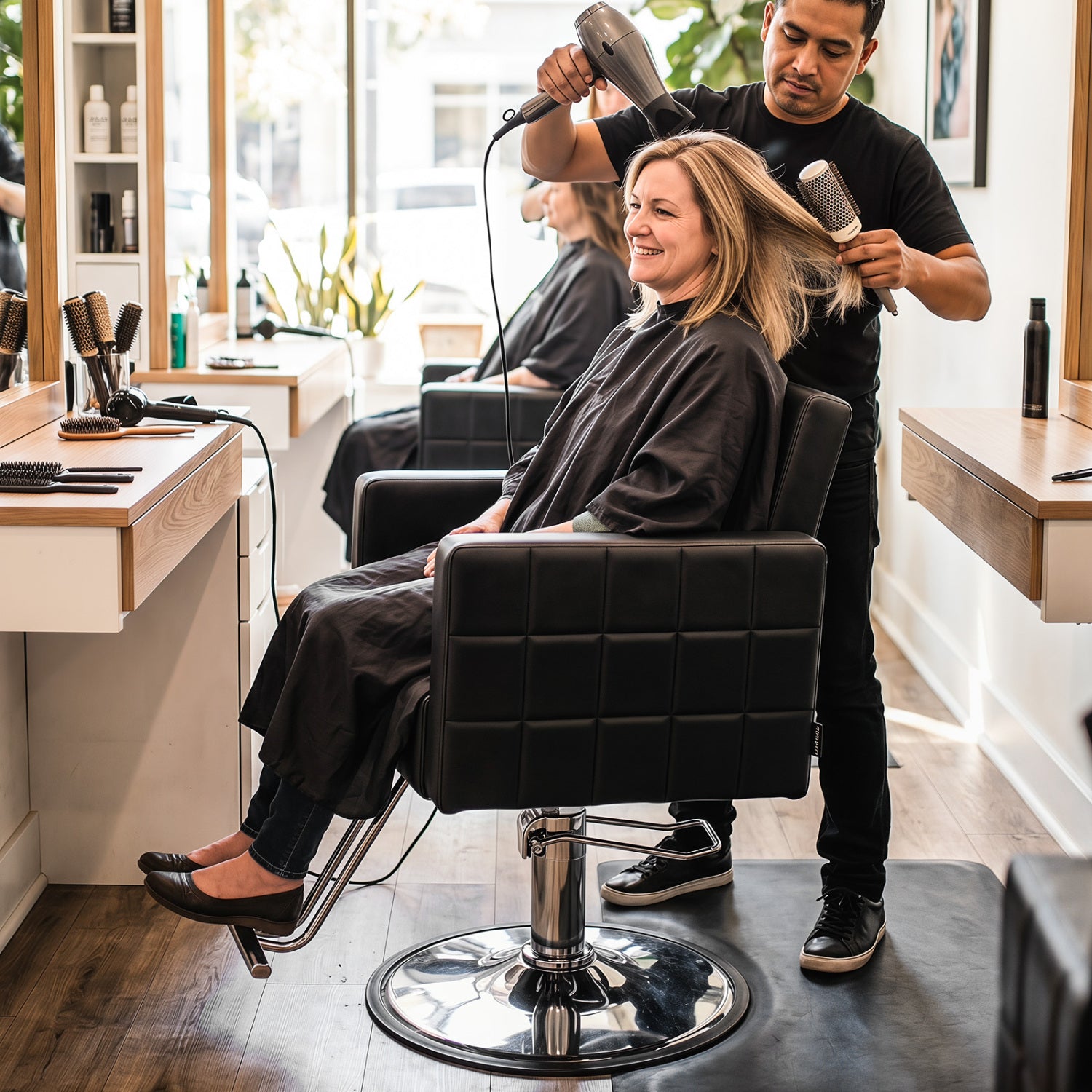 Barber Salon Chair, Hydraulic Pump, Adjustable Height, Black Spa & Salon at Gallery Canada