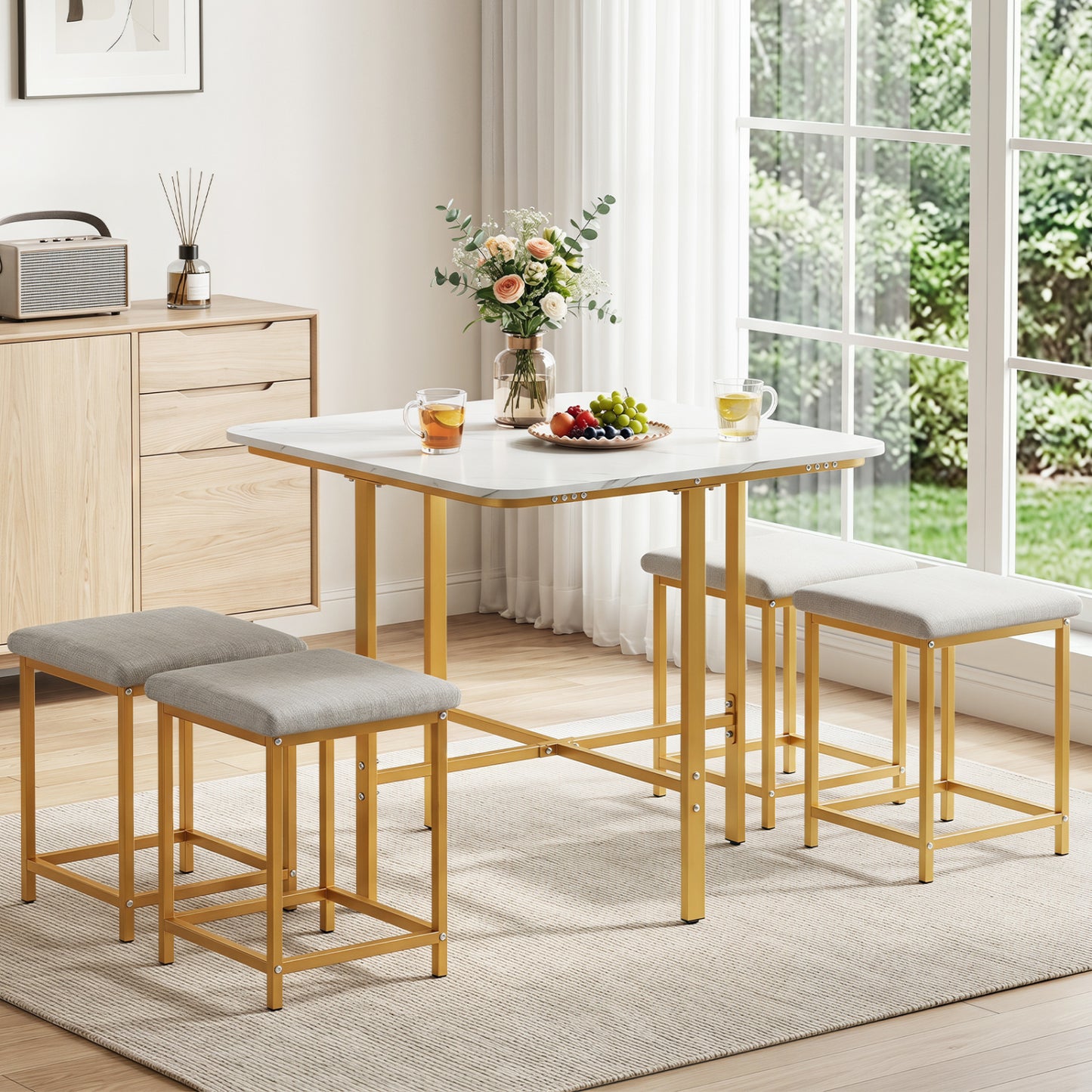 Ensemble de table à manger avec 4 tabourets rembourrés, blanc et or