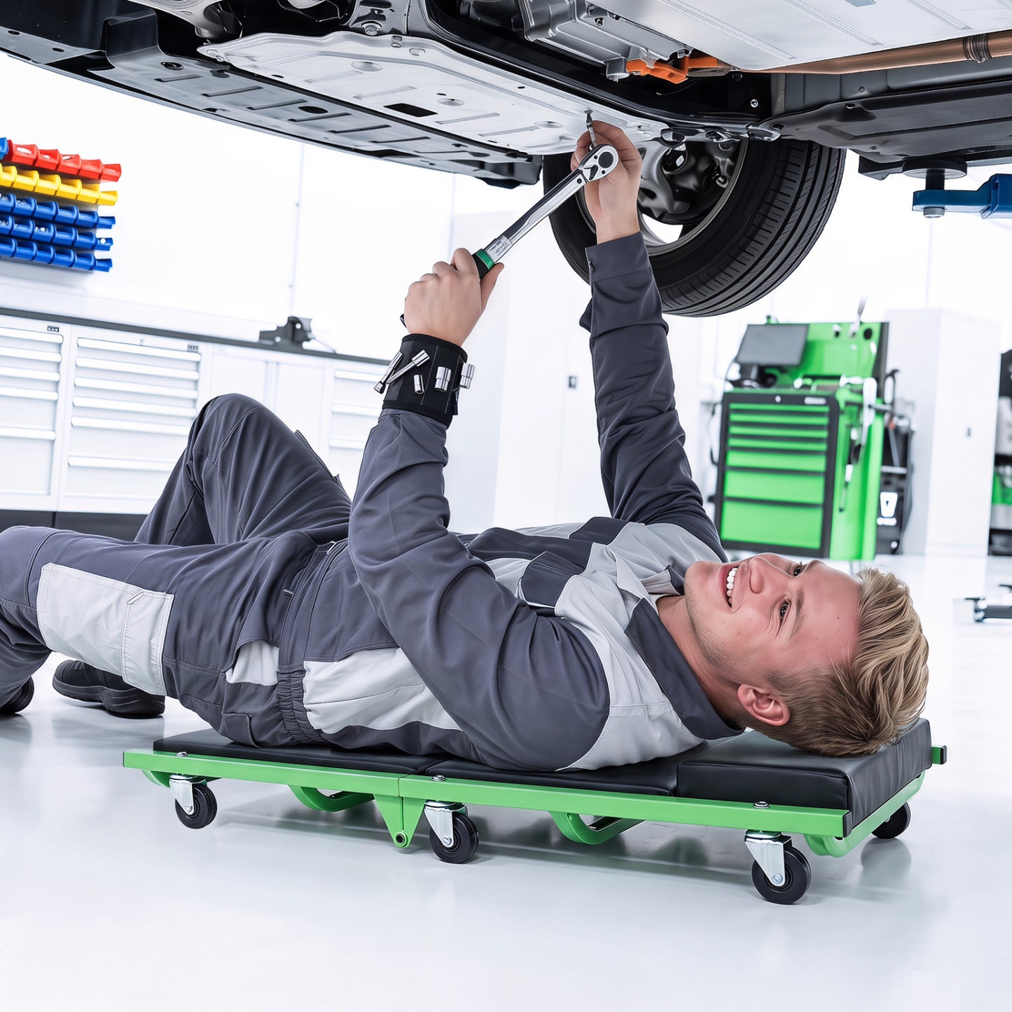 Foldable Automotive Creeper, 360° Swivel Wheels, 330 Lbs, Green