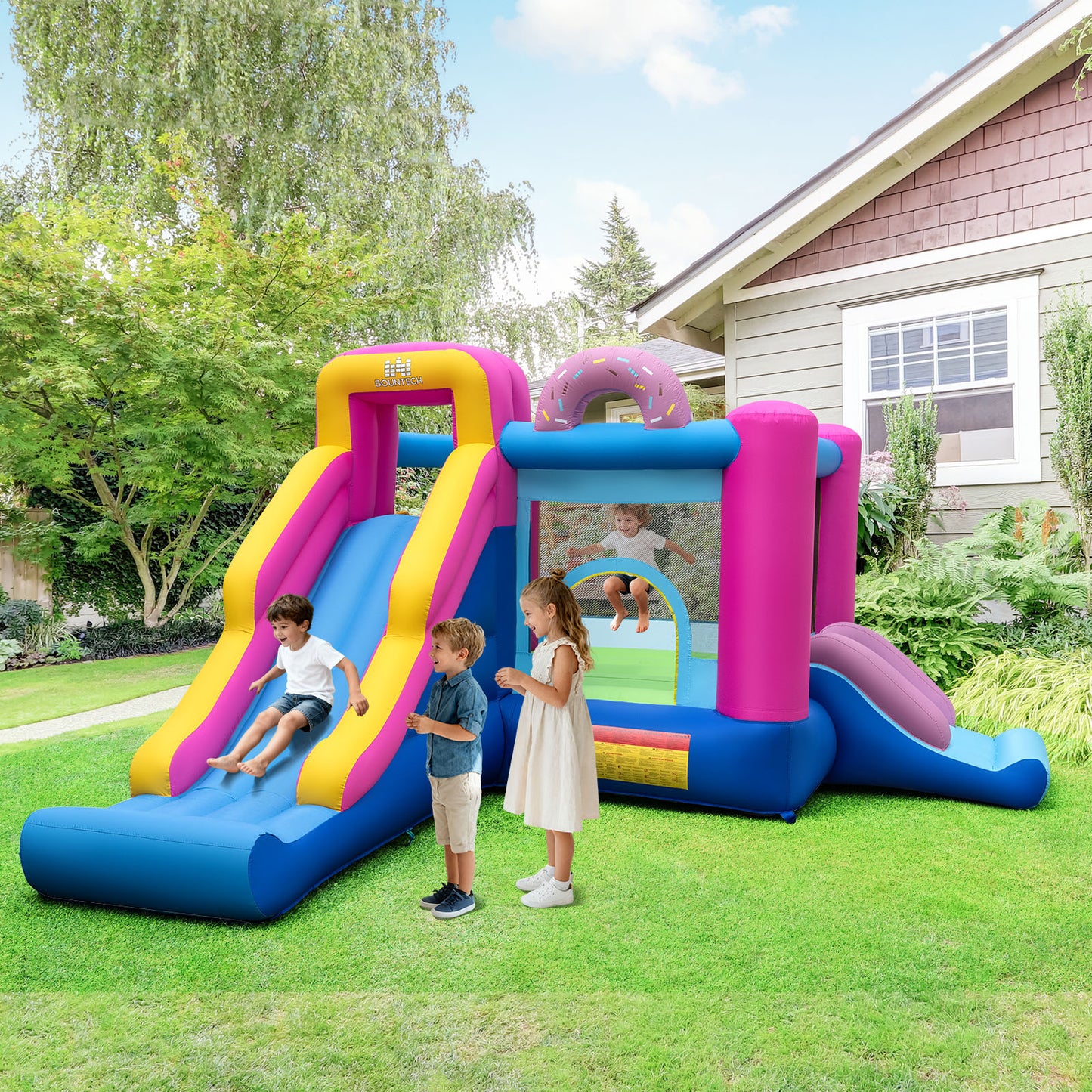 Inflatable Bounce House with Slides and Basketball Hoop (with 735W Blower) Bounce House at Gallery Canada