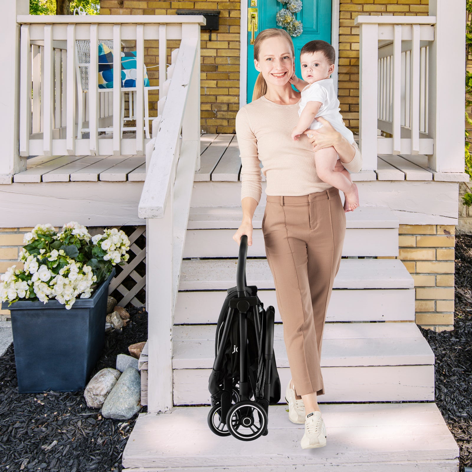 Lightweight Compact Travel Stroller, Airplane Cabin, Black Baby Strollers at Gallery Canada