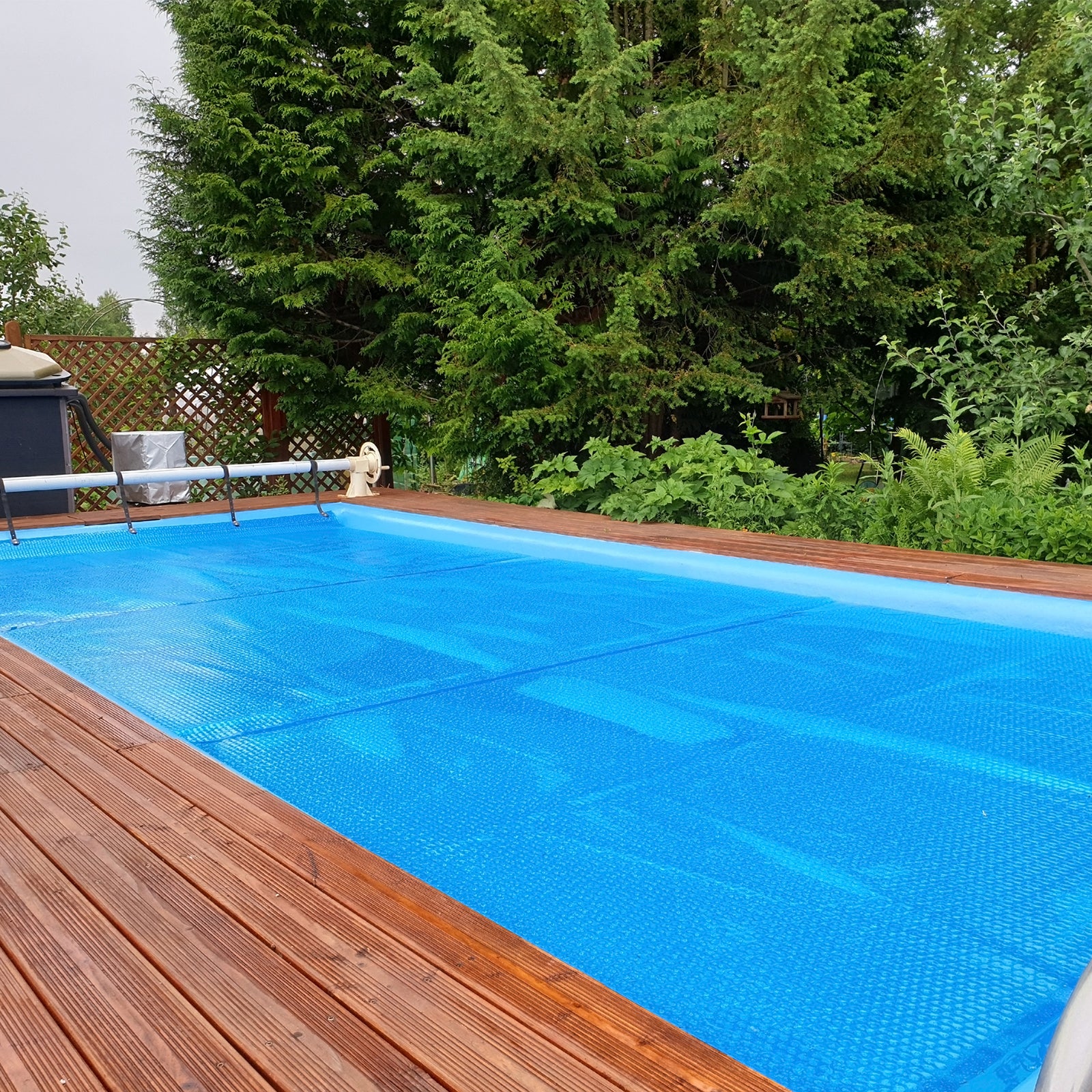 Rectangle Swimming Pool Cover 12-MIL Heat Retaining Pool Solar Blanket with Carrying Bag-32FT x 16FT, Blue Swimming Pools at Gallery Canada
