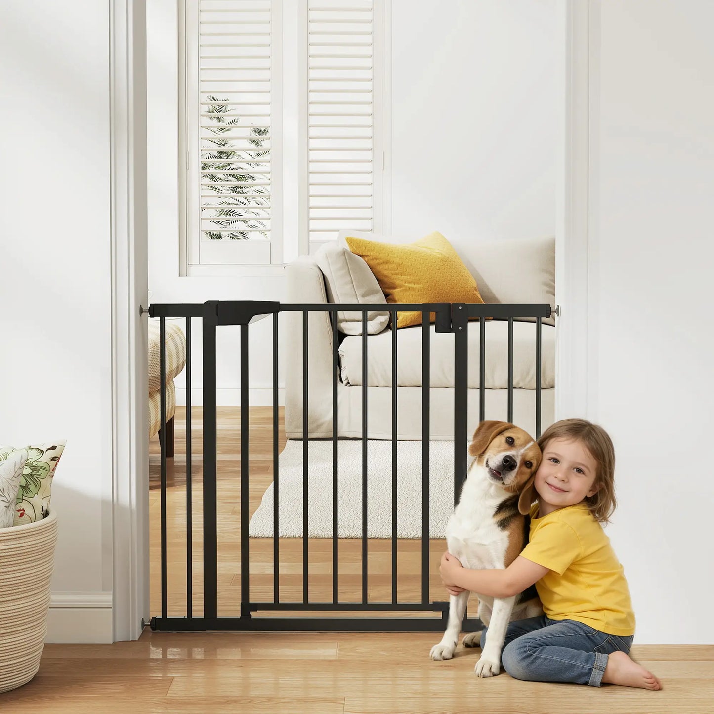 Baby Gate, Pet Safety Gate, 30"-41" Wide, Auto-Close, Black Pet Gates at Gallery Canada
