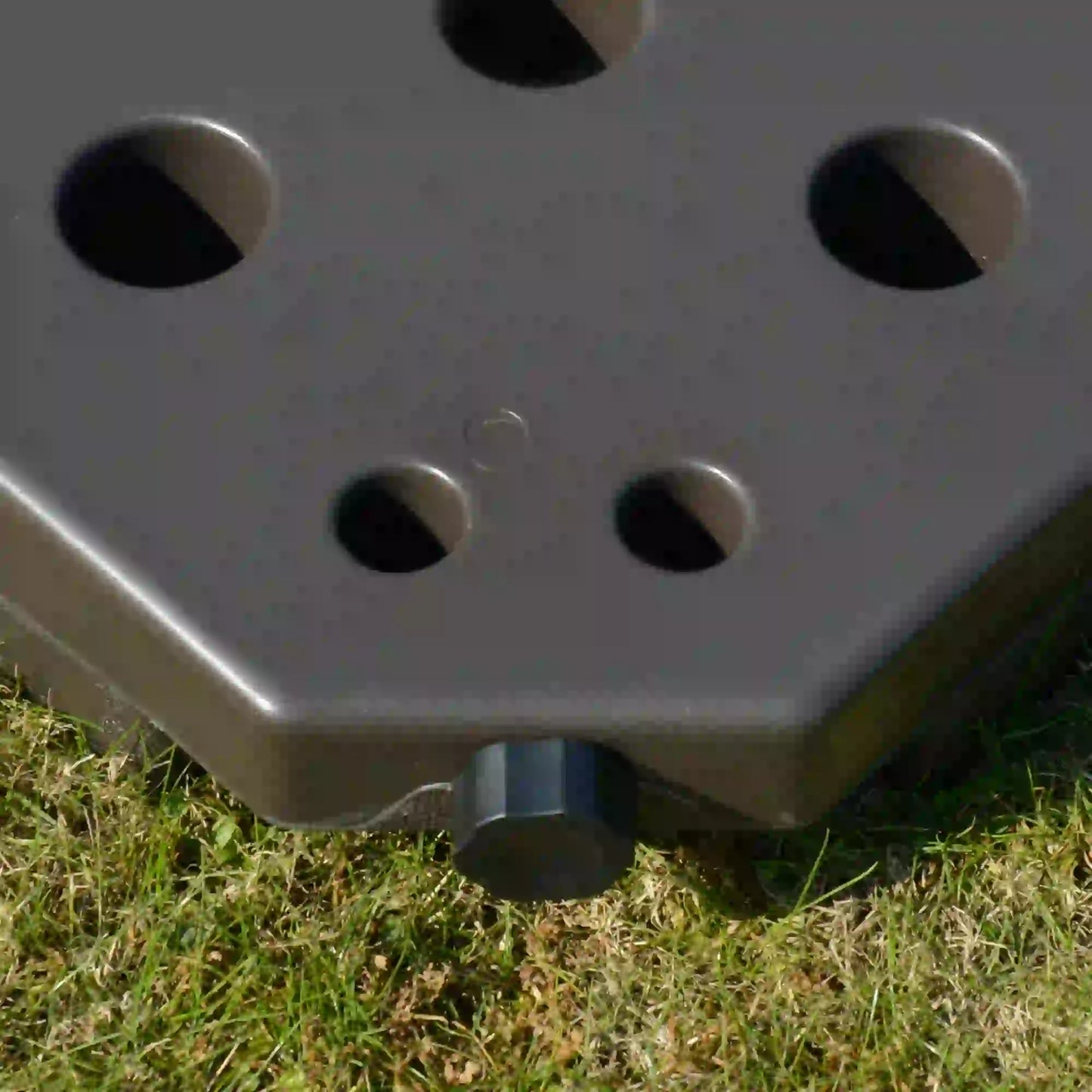 4-Piece Cantilever Offset Patio Umbrella Stand, Water & Sand Filled Base Umbrella Bases at Gallery Canada