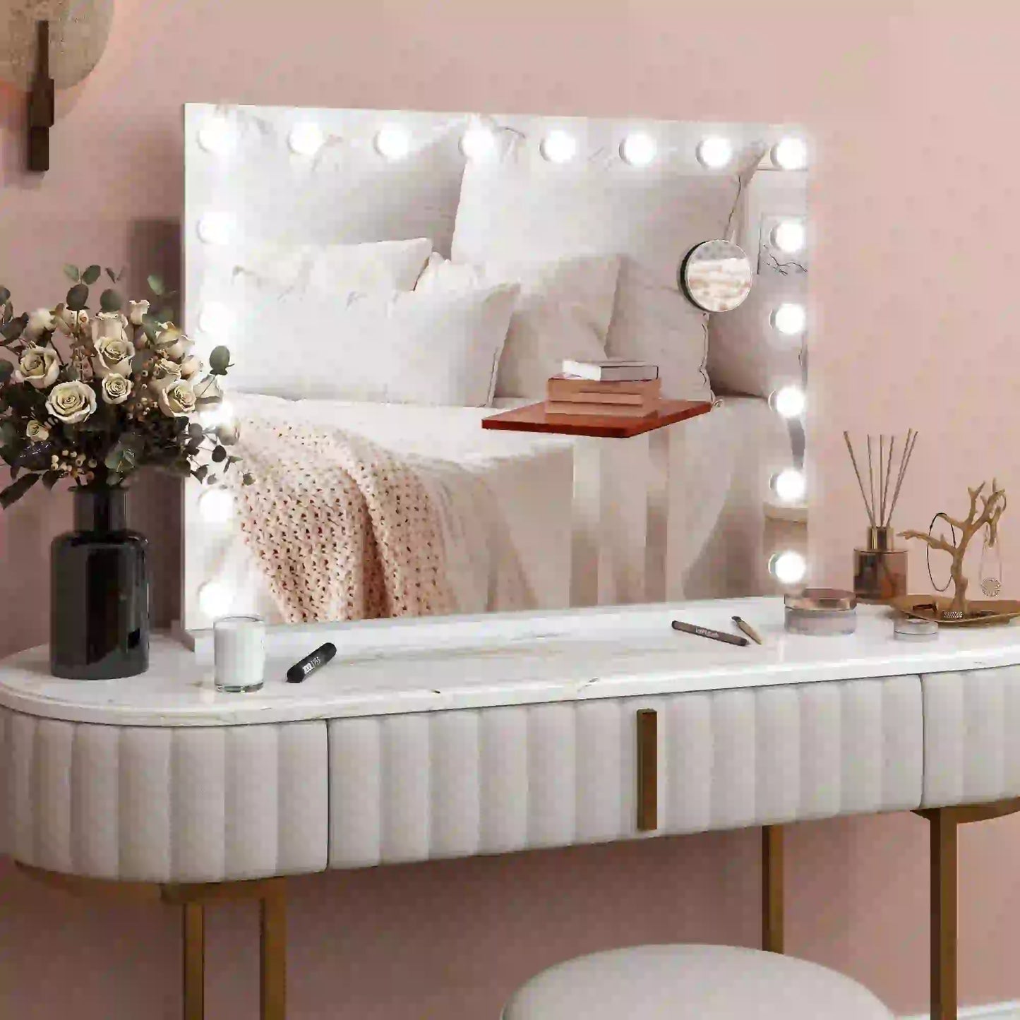 Hollywood Vanity Mirror With Lights, 31.5" x 24.4", White, 3 Colour, 10X Magnifying, USB Port, White Dressing & Vanity Tables at Gallery Canada