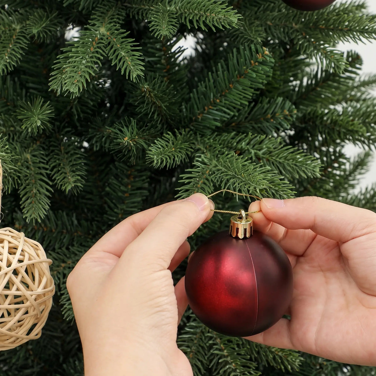 7ft Artificial Christmas Tree Full Hinged Xmas Tree, Green Artificial Christmas Trees at Gallery Canada