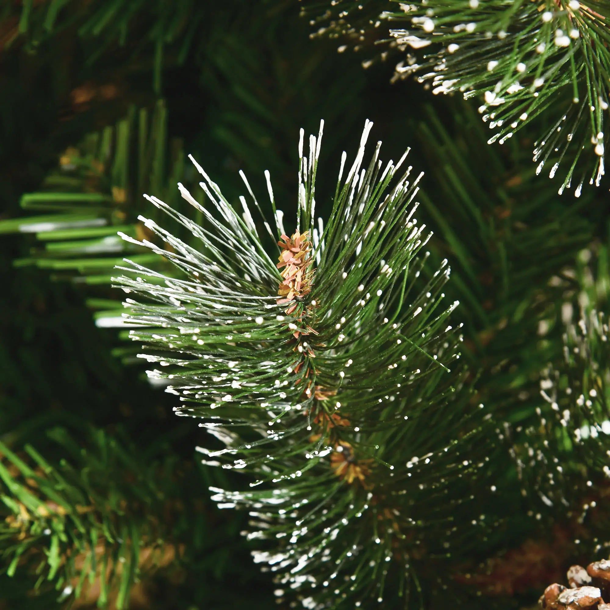 6FT Artificial Christmas Snow Pine Tree, Pinecone Decor, Green Artificial Christmas Trees at Gallery Canada