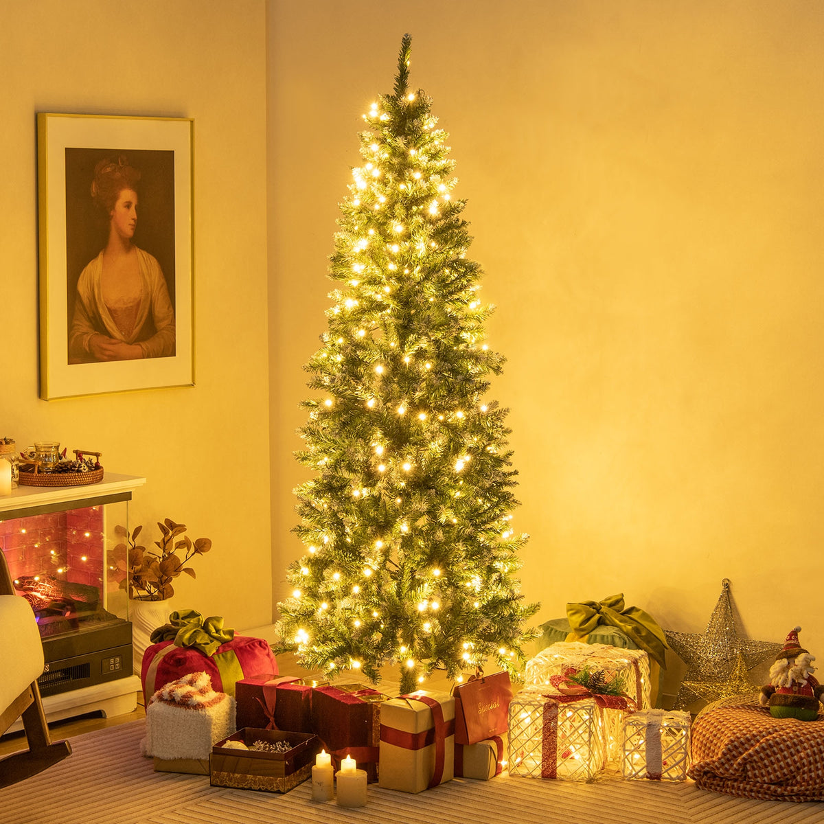 6 Feet Pre-Lit Artificial Christmas Tree, 618 Snowy Branch Tips, Green Christmas Tree at Gallery Canada