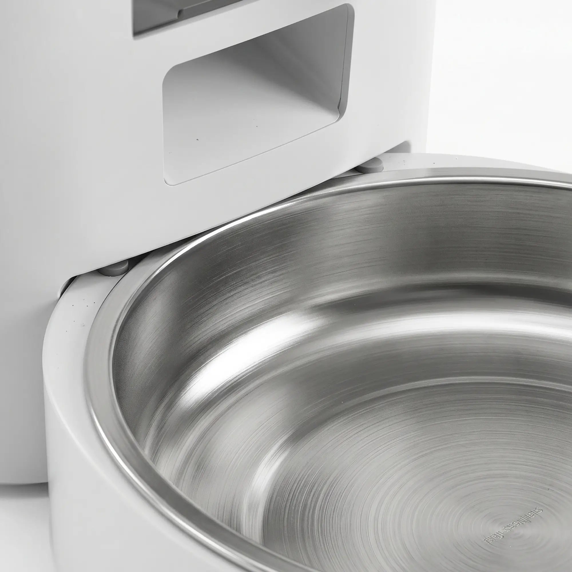 Automatic Cat Feeder With Camera, 2.4G WiFi, 8L, Dual Power Dog Bowls at Gallery Canada