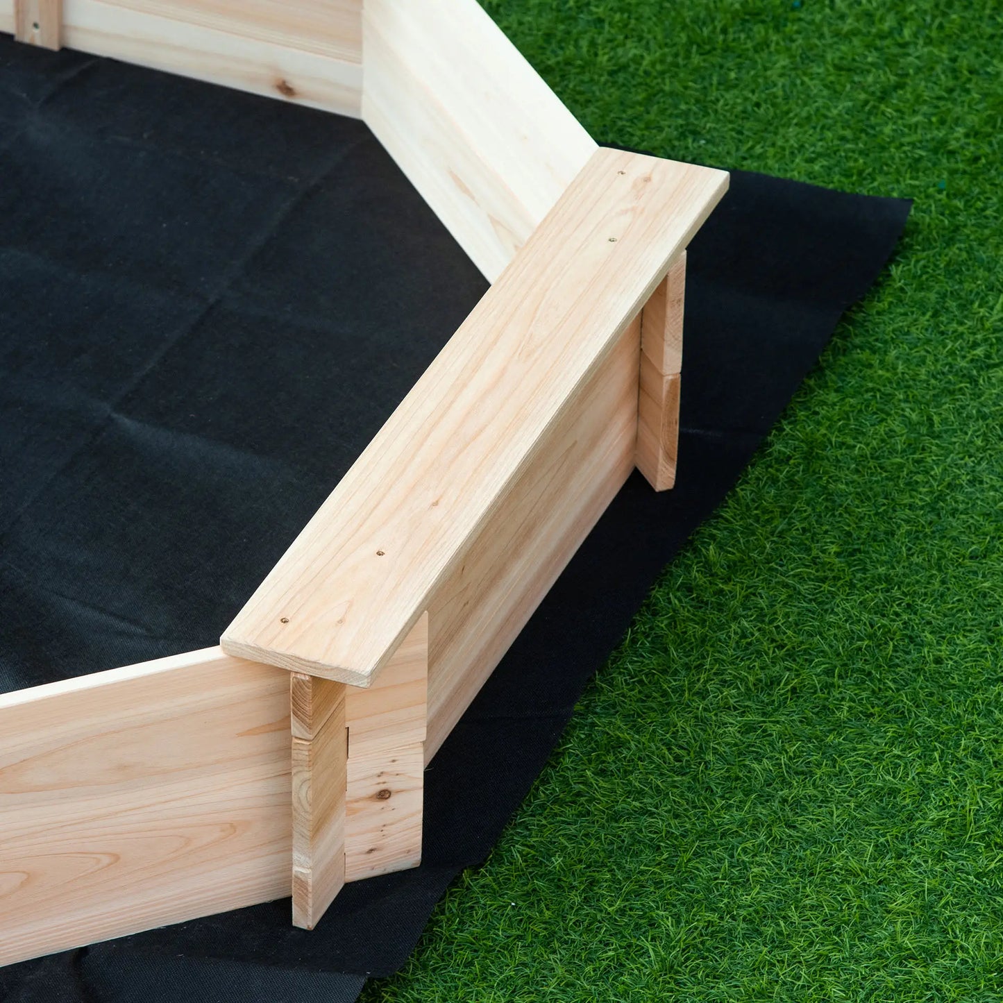 Kids Sandbox With Cover, Wooden Sand Box, Outdoor Sand Pit for Ages 3-8, Natural Sandboxes & Accessories at Gallery Canada