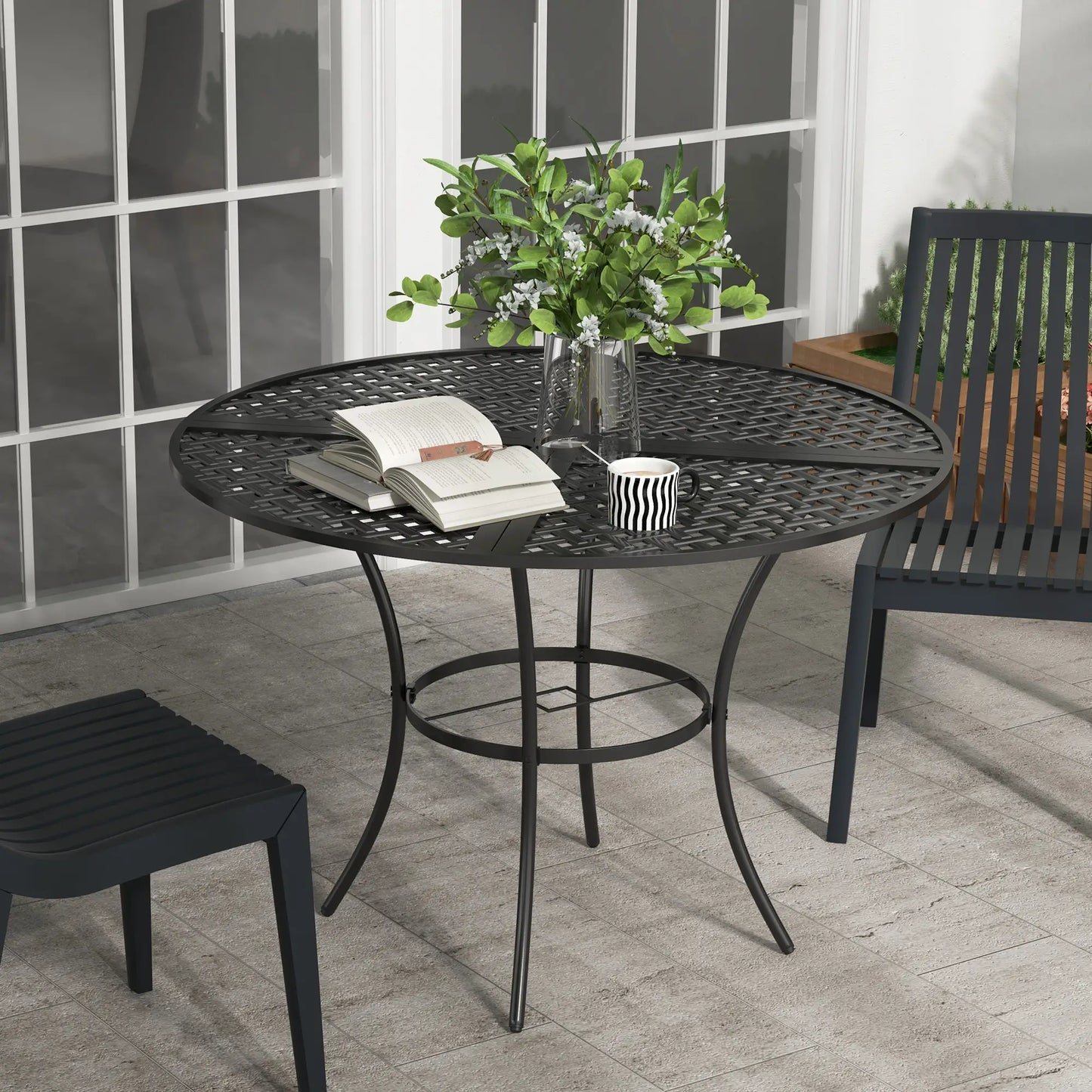 42" Round Outdoor Dining Table for 4, Metal Patio Table with Umbrella Hole Outdoor Dining Sets at Gallery Canada