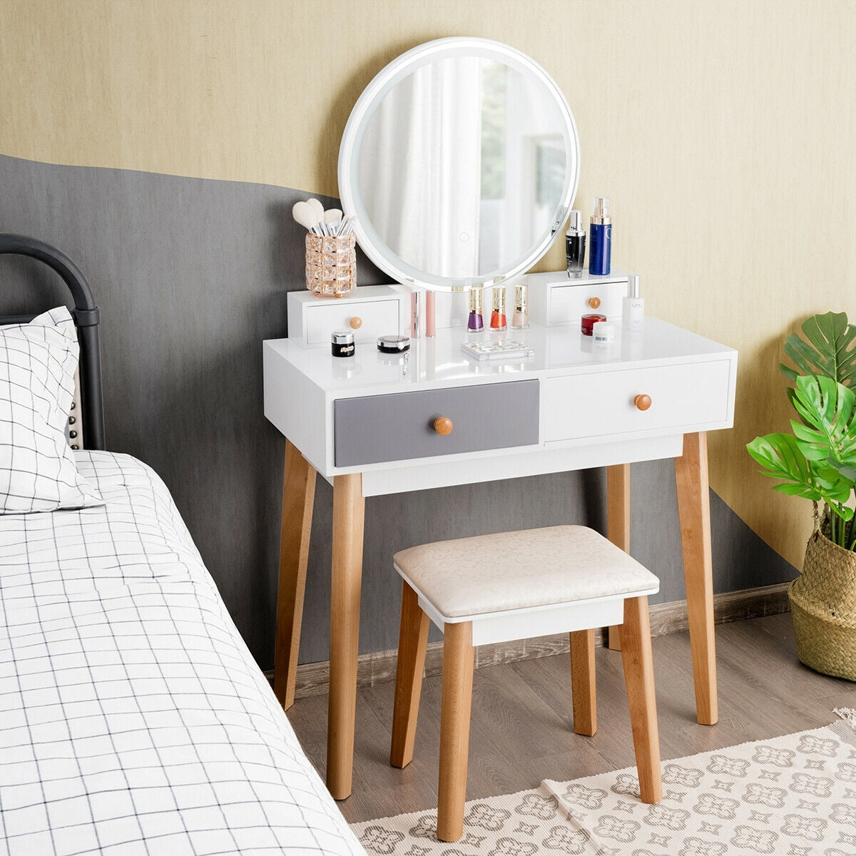 Makeup Dressing Table With 4 Drawers, Lighted Mirror, White Makeup Vanities at Gallery Canada