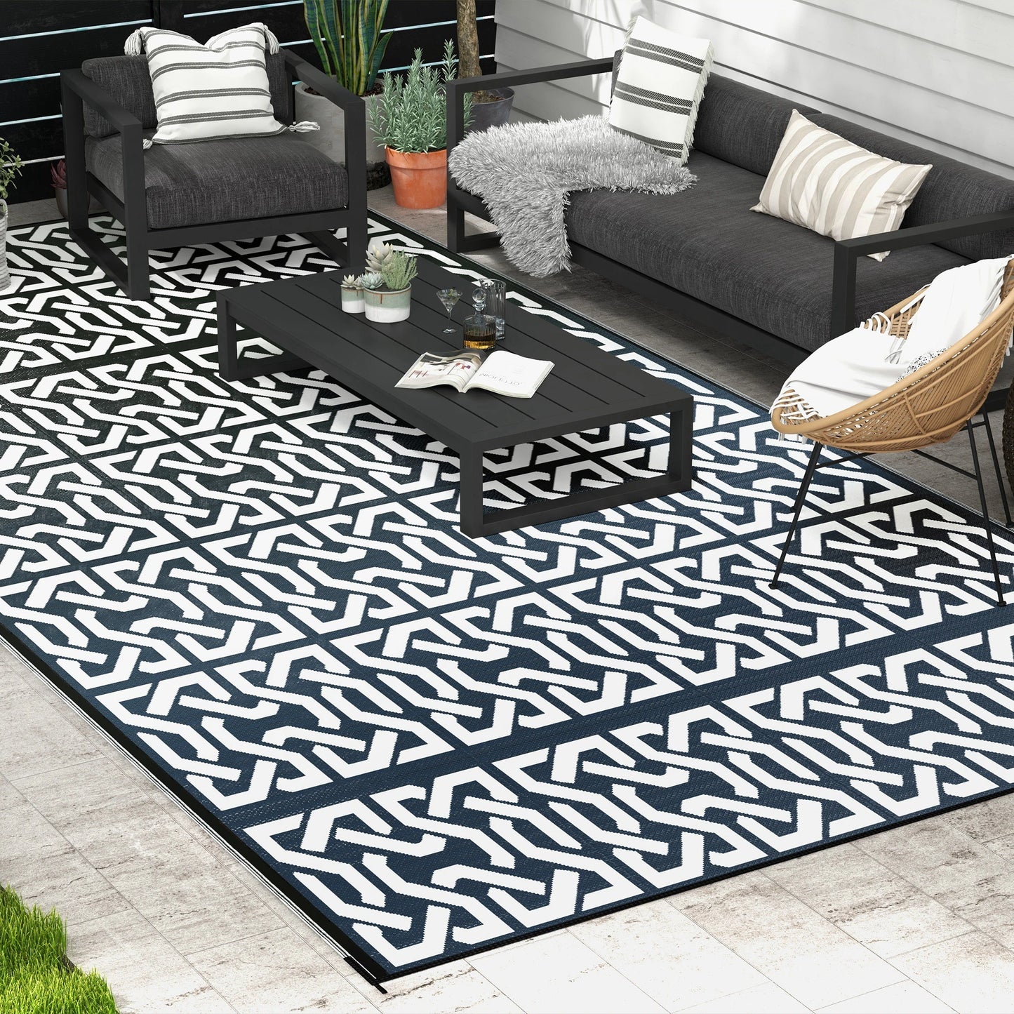 Reversible Outdoor Rug, Waterproof, 9' x 18', Chain, Black and White Outdoor Reversible Rugs at Gallery Canada