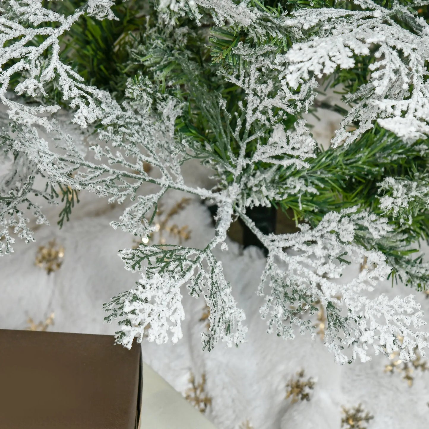 6 Feet Artificial Christmas Tree, 517 Cypress Branches, Auto Open, Green Pencil Christmas Trees at Gallery Canada
