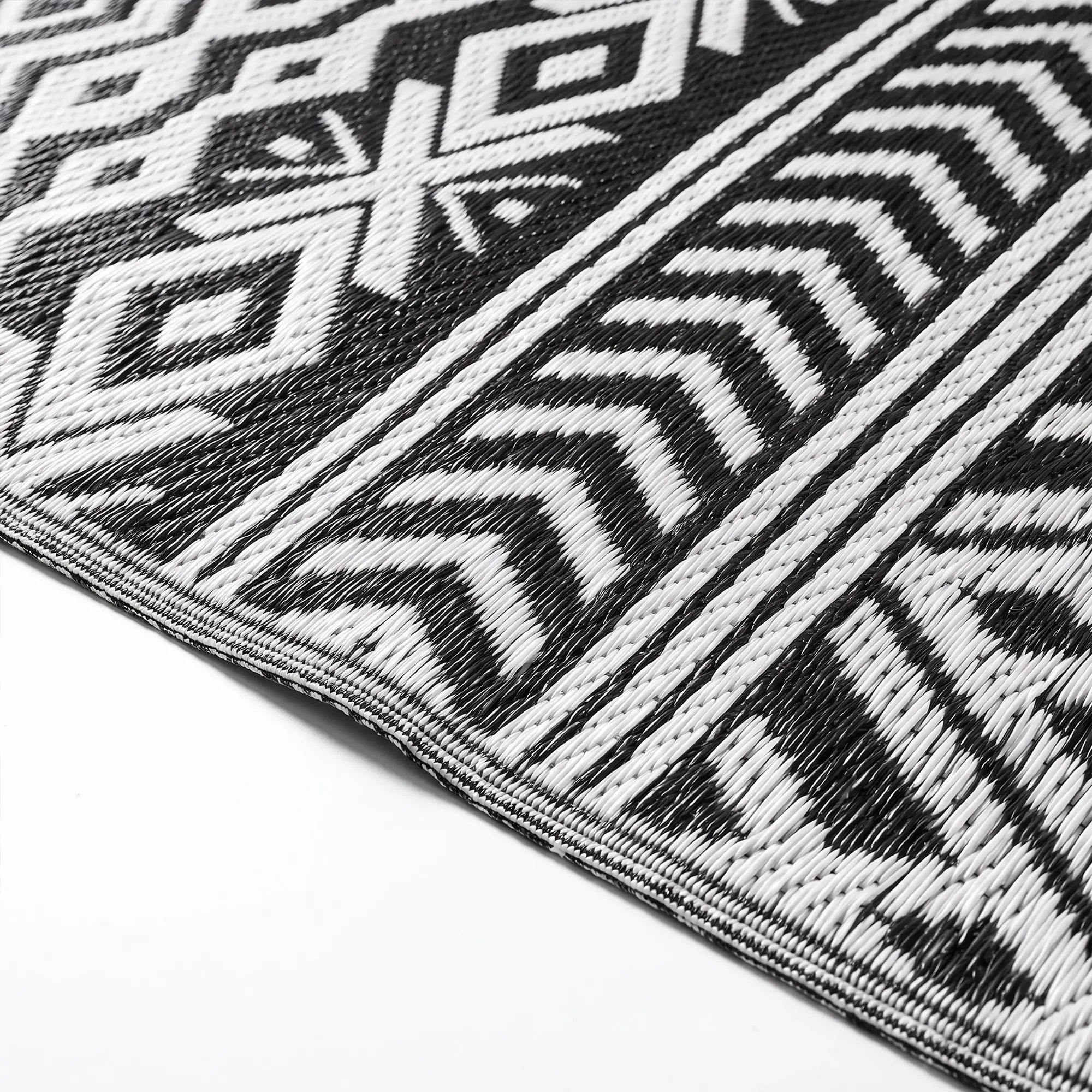 Reversible Outdoor Rug With USB Lights, 12' x 9', Carry Bag For Camping Outdoor Reversible Rugs at Gallery Canada