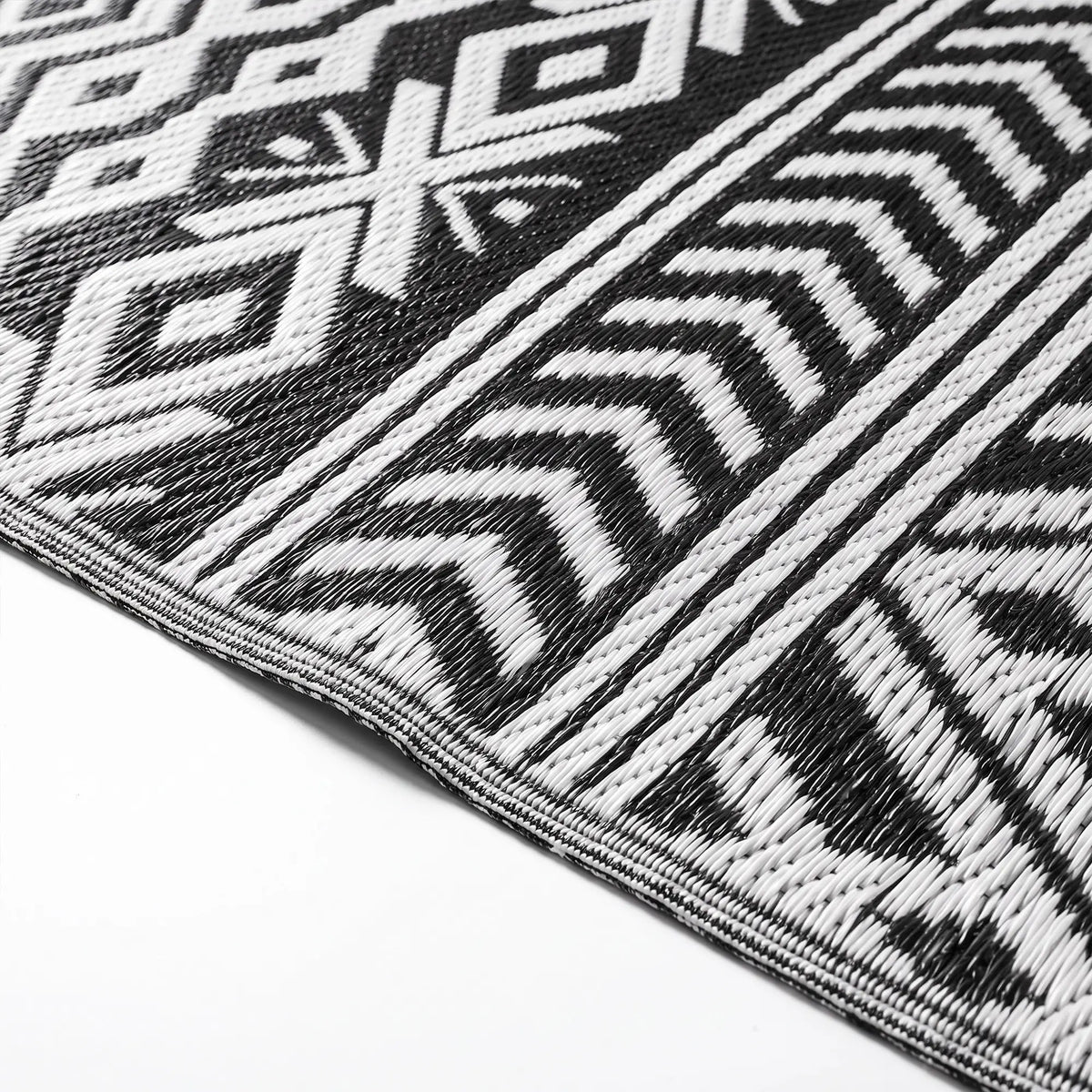 Reversible Outdoor Rug With USB Lights, 12' x 9', Carry Bag For Camping Outdoor Reversible Rugs at Gallery Canada