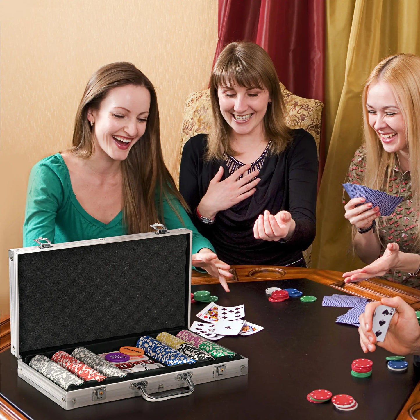 300-Piece Poker Chips Set, Mat, Chips, 2 Card Decks, Dealer, 5 Dices Game Tables at Gallery Canada