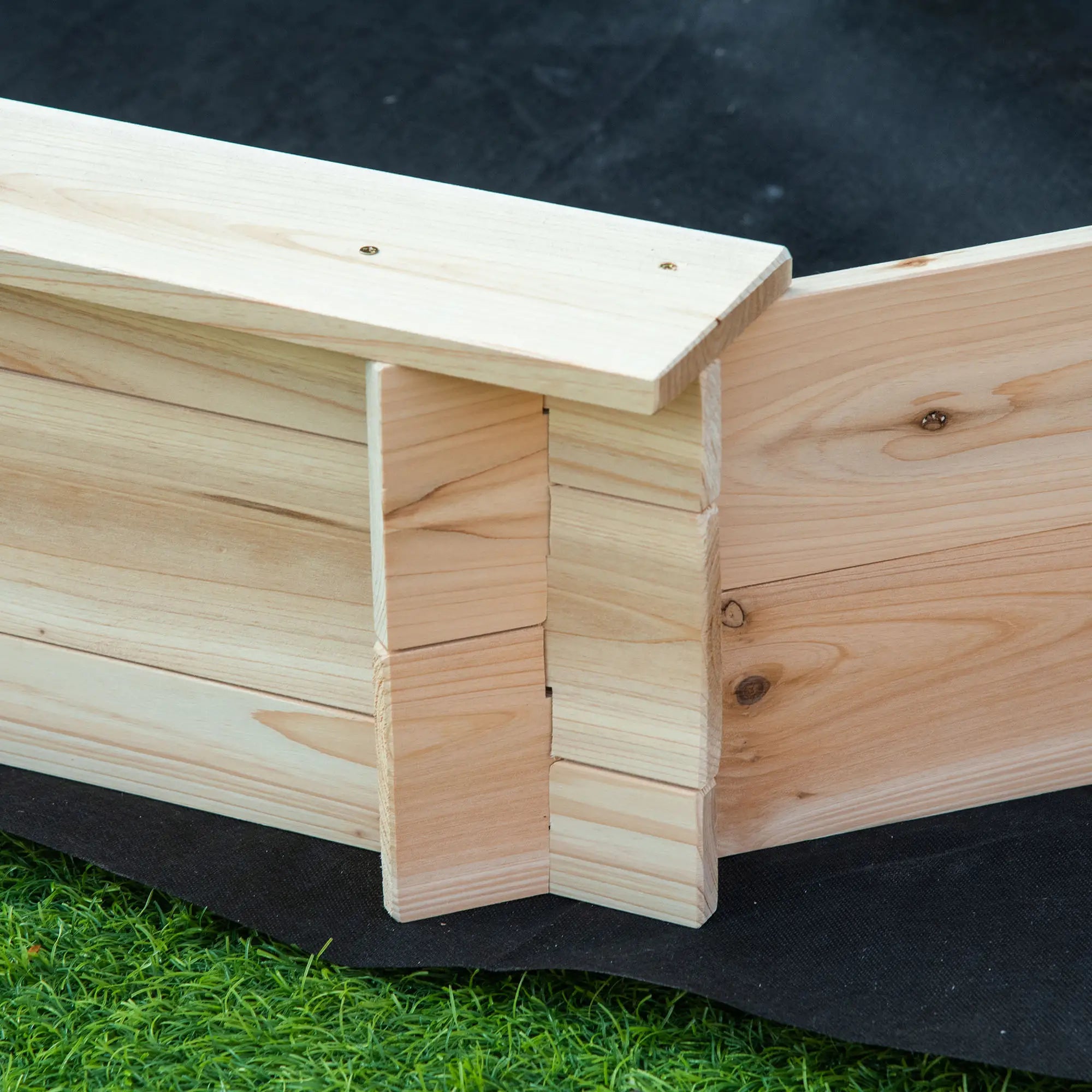 Kids Sandbox With Cover, Wooden Sand Box, Outdoor Sand Pit for Ages 3-8, Natural Sandboxes & Accessories at Gallery Canada
